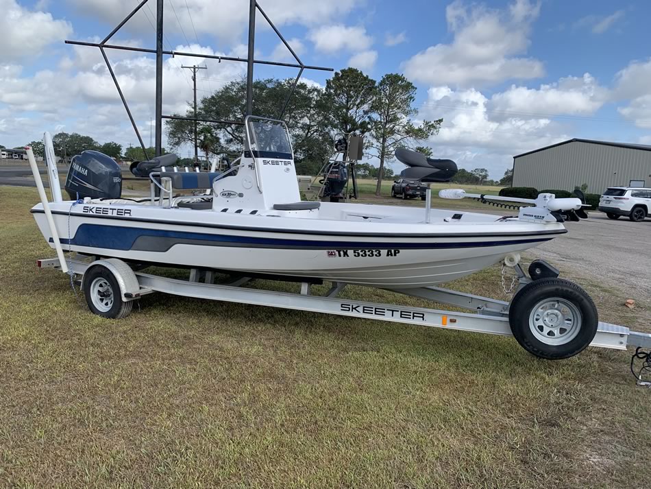 Kresta's Boats & Motors New & Used Boats & Outboard sales Edna Texas